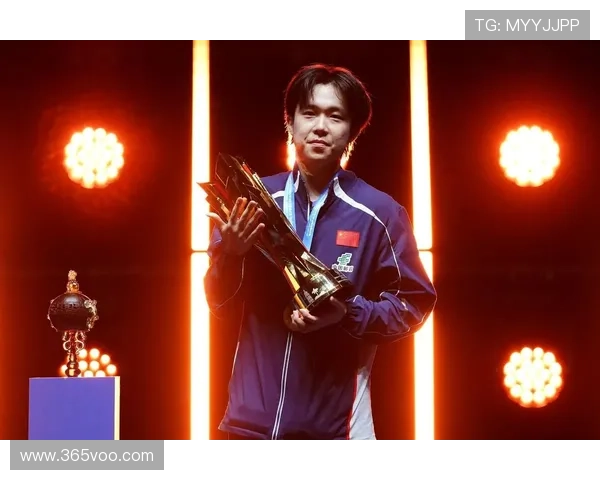 张本智和目睹王楚钦夺冠无语 日本一哥地位岌岌可危